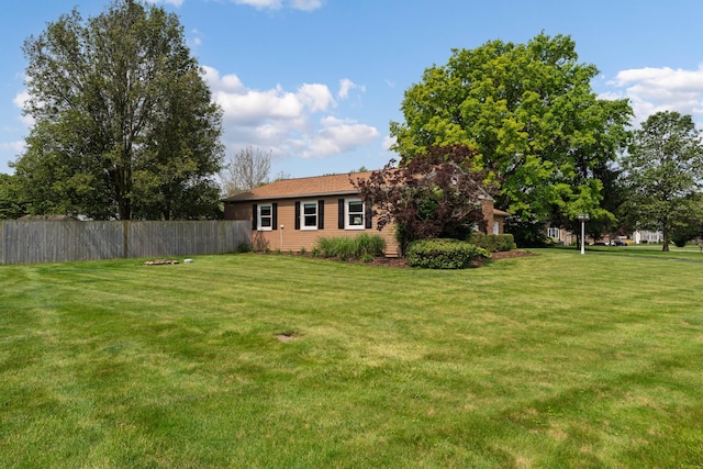 6235 George Fox Dr, Galloway, OH 43119 - view of yard