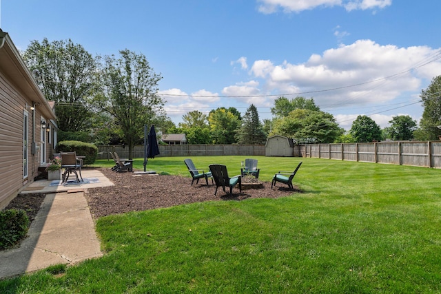 6235 George Fox Dr, Galloway, OH 43119 - fenced backyard featuring a shed and a patio area