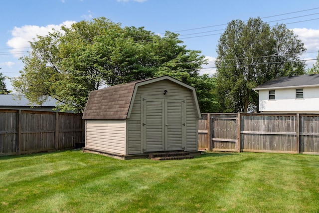 6235 George Fox Dr, Galloway, OH 43119 - view of shed featuring a fenced backyard