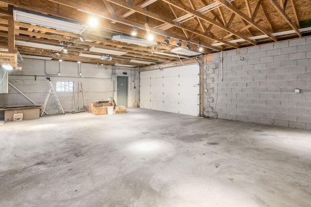 1310 Acton Rd, Columbus, OH 43224 - garage with concrete block wall