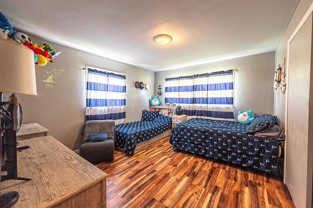 1485 E Choctaw Dr, London, OH 43140 - bedroom featuring wood finished floors
