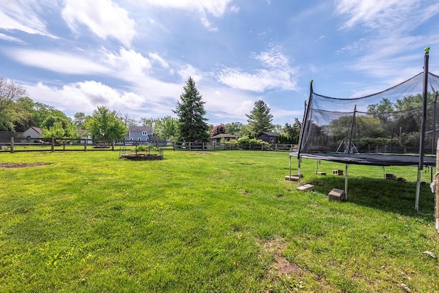 1485 E Choctaw Dr, London, OH 43140 - view of yard featuring a trampoline
