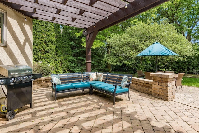 view of patio with a pergola and outdoor lounge area