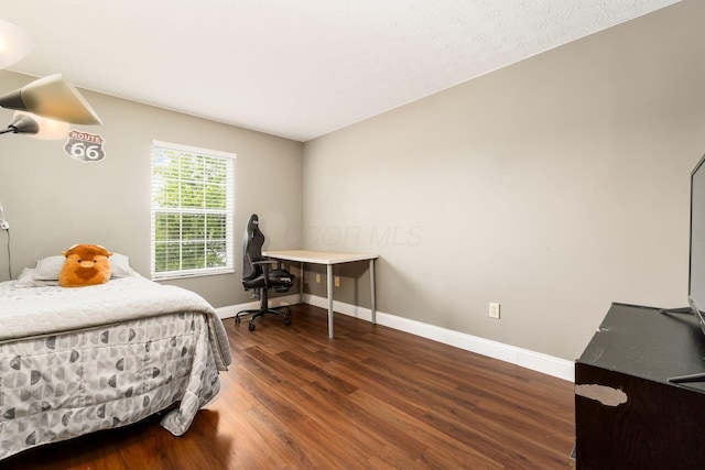 3854 Sugarbark Dr, Canal Winchester, OH 43110 - bedroom with wood finished floors and baseboards