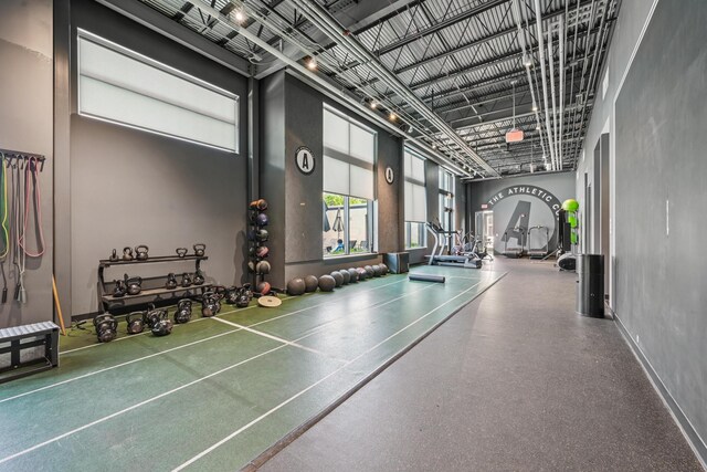 304 Cornelius St, Columbus, OH 43215 - rec room featuring a high ceiling
