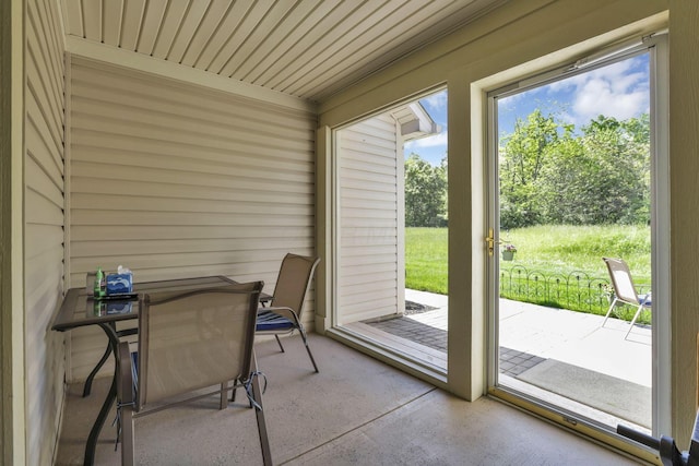 577 S Market St, Lithopolis, OH 43136 - sunroom featuring healthy amount of natural light and outdoor dining space