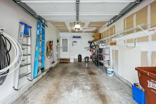 5210 Novelty Ave Unit 73D, Canal Winchester, OH 43110 - garage with a garage door opener