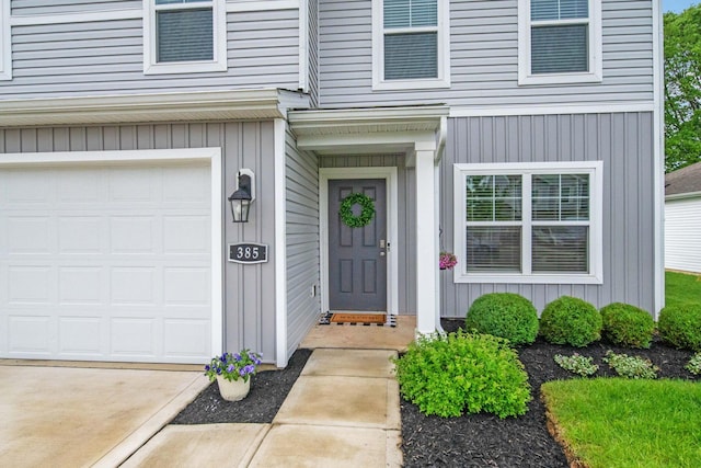 385 Kells Ct E, Newark, OH 43055 - entrance to property with a garage