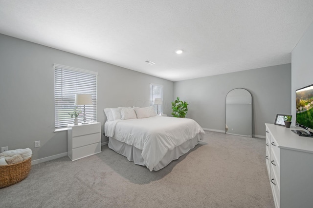 385 Kells Ct E, Newark, OH 43055 - bedroom with light colored carpet, baseboards, and recessed lighting