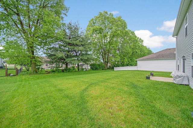 385 Kells Ct E, Newark, OH 43055 - view of yard