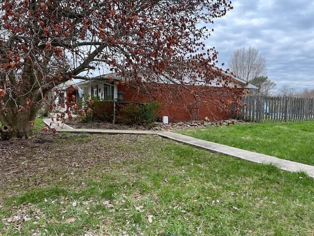 1886 Johnstown Utica Rd NE, Utica, OH 43080 - view of side of property
