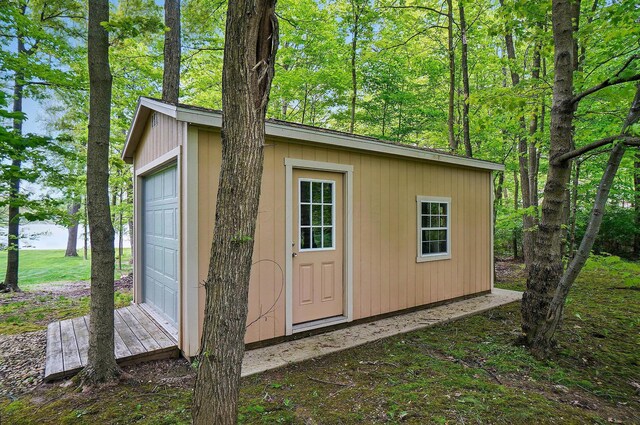 1092 George Allen Dr, South Vienna, OH 45369 - view of outbuilding with an outbuilding and a garage