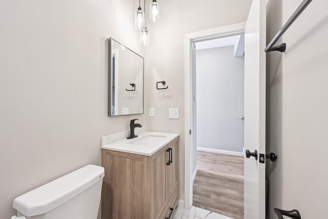 434 S Champion Ave, Columbus, OH 43205 - half bath featuring toilet and vanity