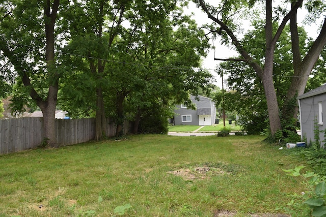 300 Wrexham Ave, Columbus, OH 43223 - view of yard