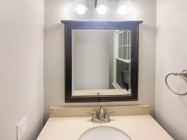 642 Ridenour Rd, Columbus, OH 43230 - bathroom featuring vanity