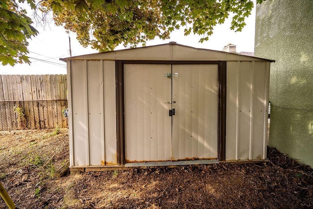 795 Brixham Rd, Columbus, OH 43204 - view of shed with fence