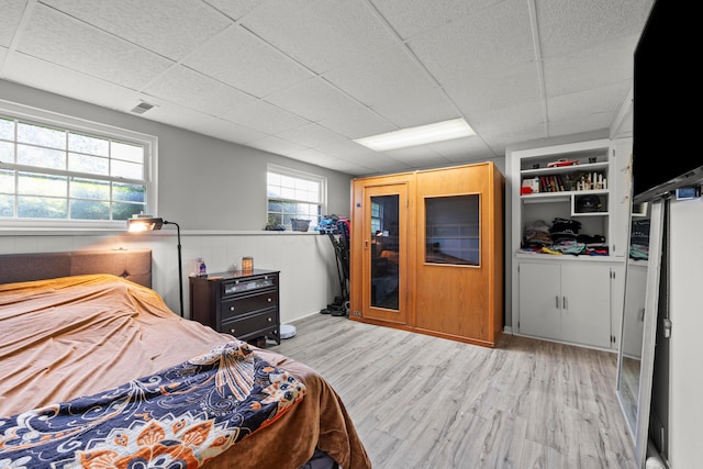 2267 Anndel Ct, Grove City, OH 43123 - bedroom featuring a drop ceiling and light wood-type flooring