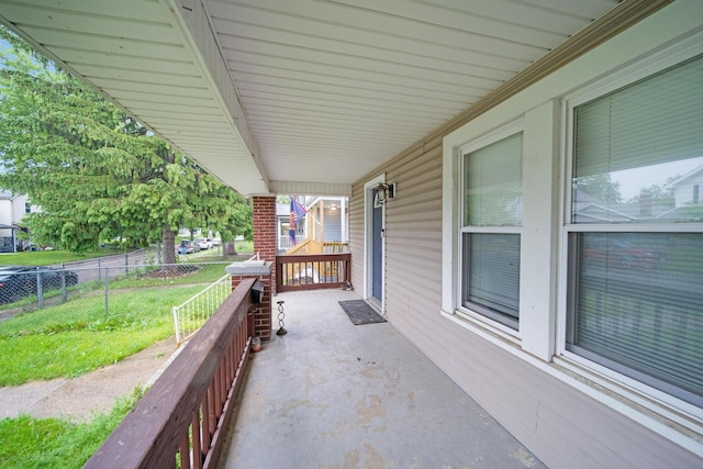 799 E Deshler Ave, Columbus, OH 43206 - view of covered porch