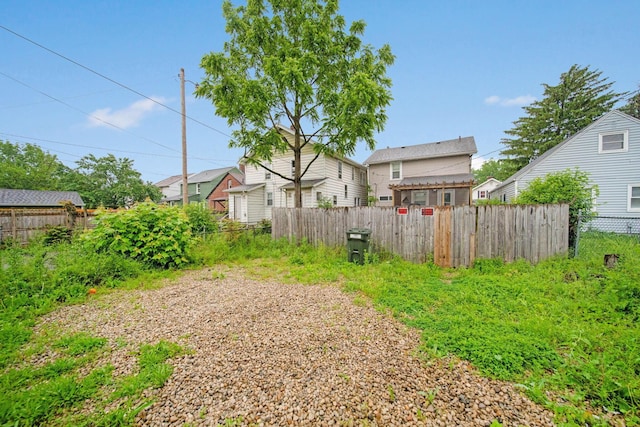 799 E Deshler Ave, Columbus, OH 43206 - fenced yard featuring a residential view