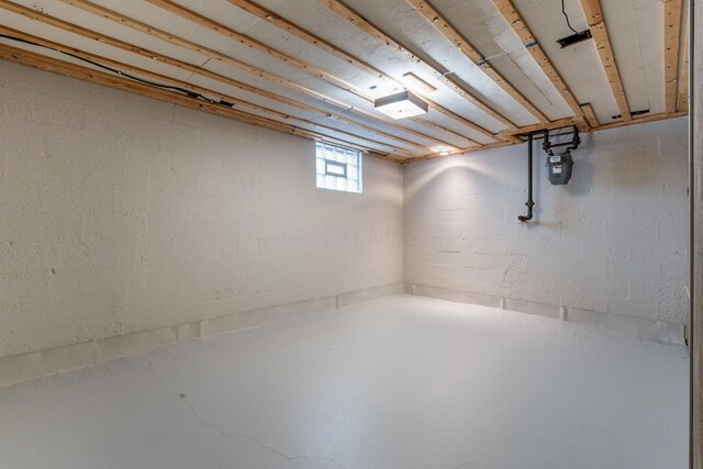 471 Chase Rd, Columbus, OH 43214 - below grade area featuring gas meter