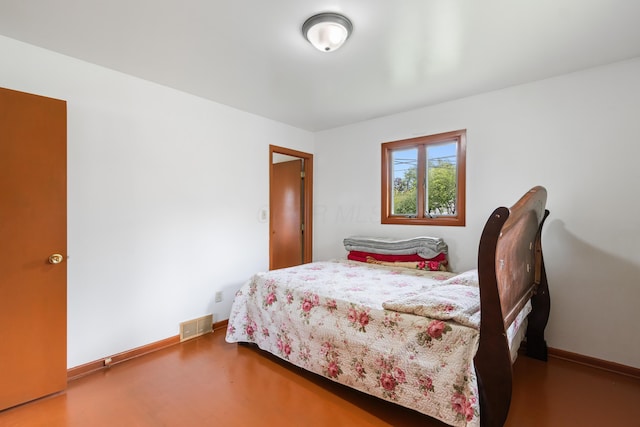 5707 Lindenwood Rd, Columbus, OH 43229 - bedroom featuring baseboards