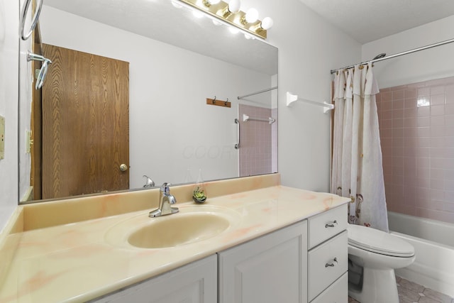 917 Linkfield Dr, Columbus, OH 43085 - full bath featuring vanity, shower / bath combination with curtain, toilet, and tile patterned floors
