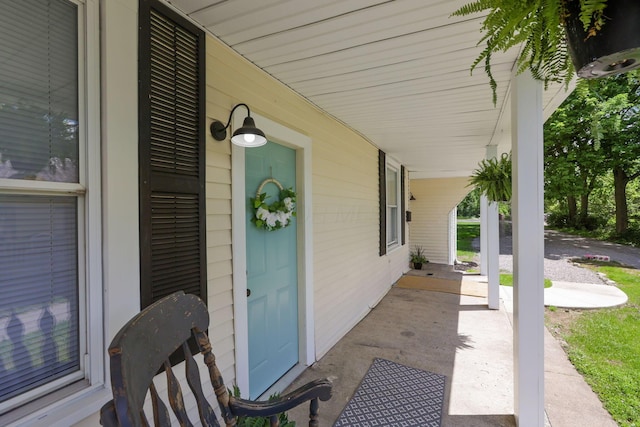 126 S Cherry St, Lancaster, OH 43130 - view of patio / terrace featuring covered porch