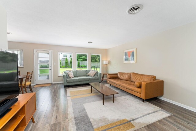 205 Meadowlark Ln, Columbus, OH 43214 - living area with wood finished floors and baseboards