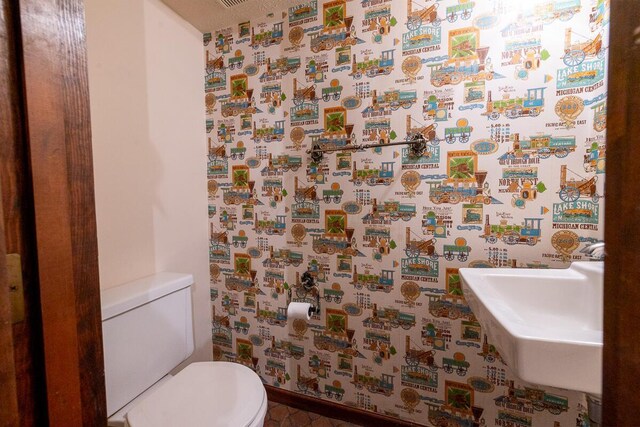 735 Cherrington Rd, Westerville, OH 43081 - half bathroom featuring toilet
