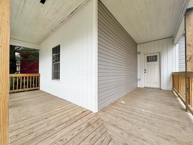 818 Bellows Ave, Columbus, OH 43223 - view of wooden terrace