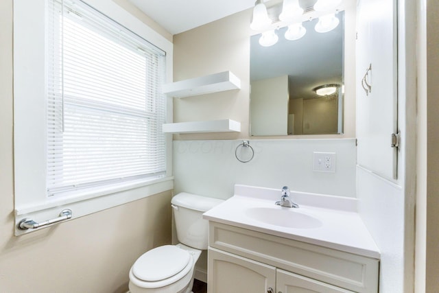774 Congress St, Marion, OH 43302 - half bath featuring toilet and vanity