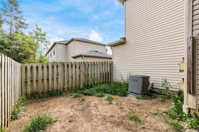 1810 Messner Dr Unit 62E, Hilliard, OH 43026 - fenced backyard with cooling unit