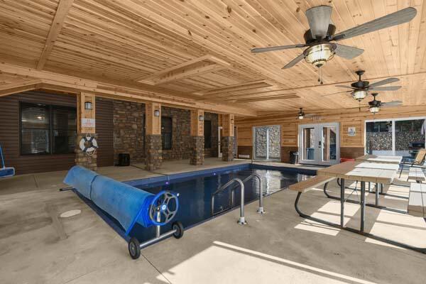 29002 Rockstull Rd, Sugar Grove, OH 43155 - view of swimming pool with a ceiling fan
