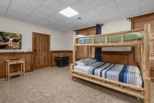 29002 Rockstull Rd, Sugar Grove, OH 43155 - bedroom featuring wainscoting