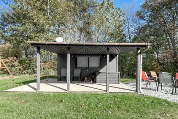 29002 Rockstull Rd, Sugar Grove, OH 43155 - view of community featuring a patio area