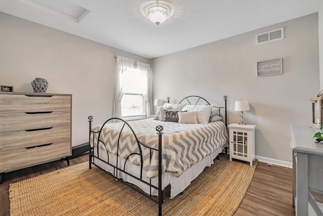 6922 Duke Dr, Canal Winchester, OH 43110 - bedroom with wood finished floors and baseboards
