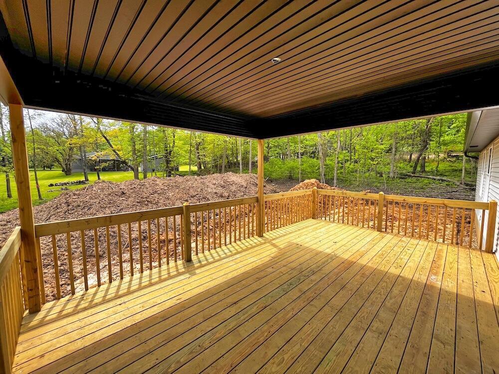 561 Crestmonte Dr, Howard, OH 43028 - view of deck