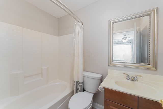 1338 Elkhorn Dr, Blacklick, OH 43004 - full bath with vanity, toilet, shower / tub combo with curtain, and baseboards