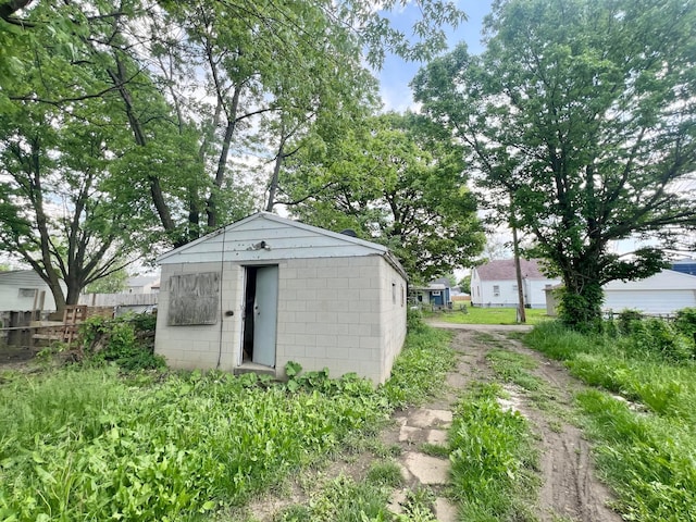 2624 Osceola Ave, Columbus, OH 43211 - view of shed with fence