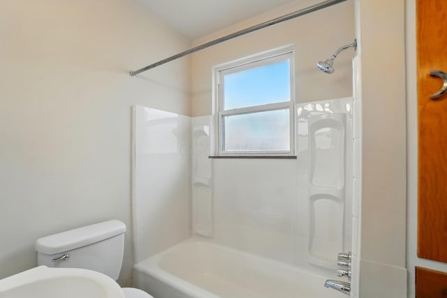 1476-1506 King Ave Unit 1476, Columbus, OH 43212 - full bathroom with toilet and  shower combination