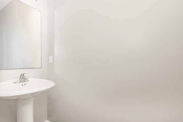 2357 Pine Crest Dr, Lancaster, OH 43130 - view of bathroom