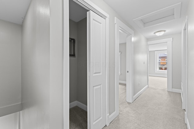 1093 E Long St, Columbus, OH 43203 - hall featuring light colored carpet and baseboards