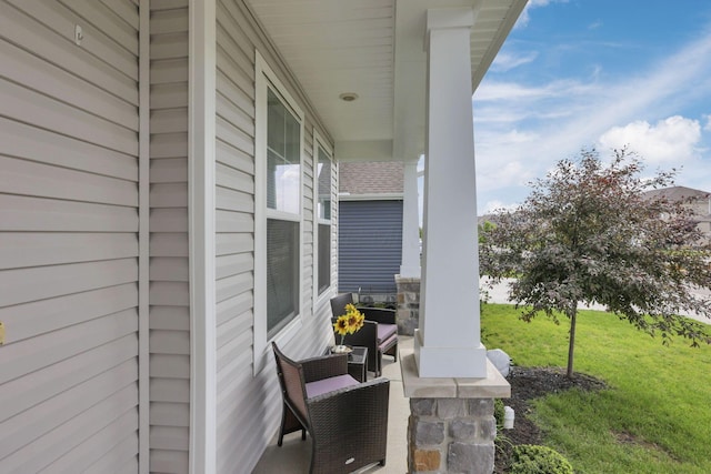 4196 Holstein Dr, Obetz, OH 43207 - view of patio with covered porch