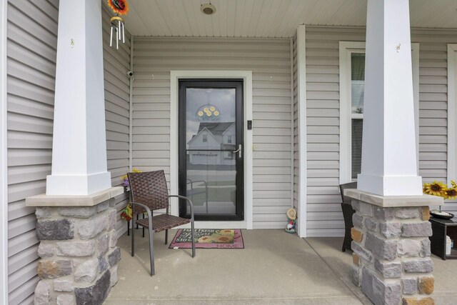 4196 Holstein Dr, Obetz, OH 43207 - entrance to property with covered porch