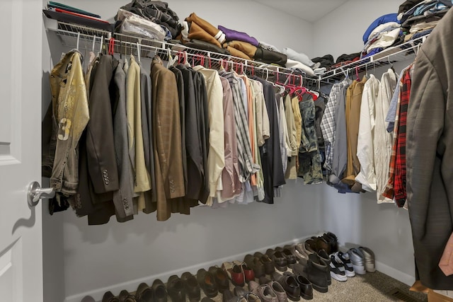 4196 Holstein Dr, Obetz, OH 43207 - walk in closet featuring carpet flooring