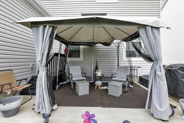 4196 Holstein Dr, Obetz, OH 43207 - view of patio with a gazebo