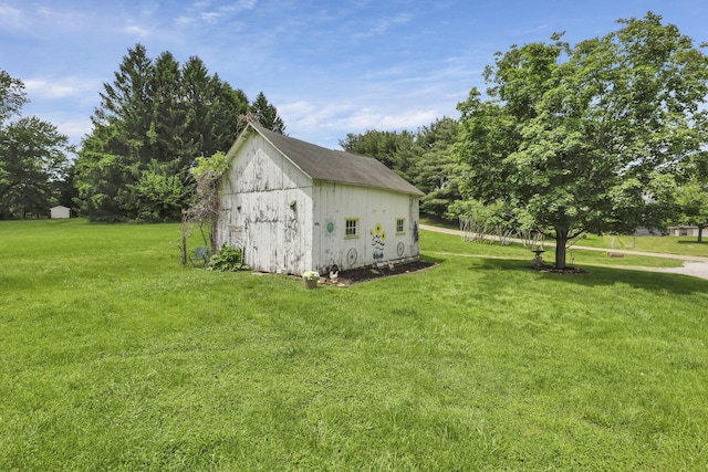 1625 Stringtown Rd NE, Lancaster, OH 43130 - view of outdoor structure with an outbuilding