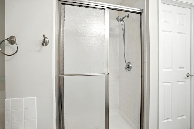 1223 Sanctuary Pl, Columbus, OH 43230 - bathroom featuring a shower stall