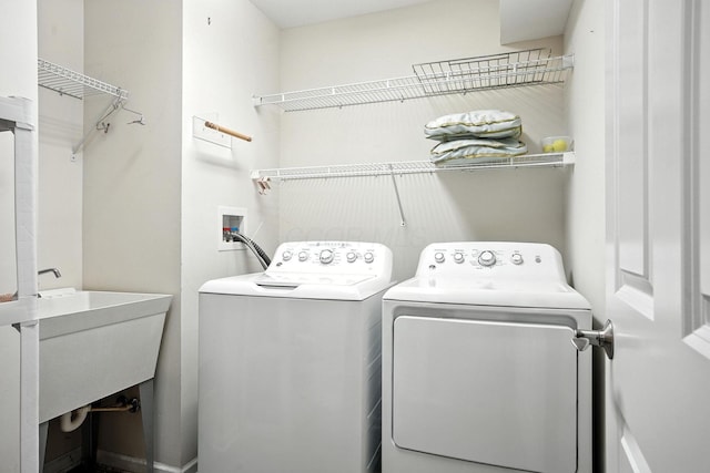 1223 Sanctuary Pl, Columbus, OH 43230 - laundry area featuring washing machine and dryer