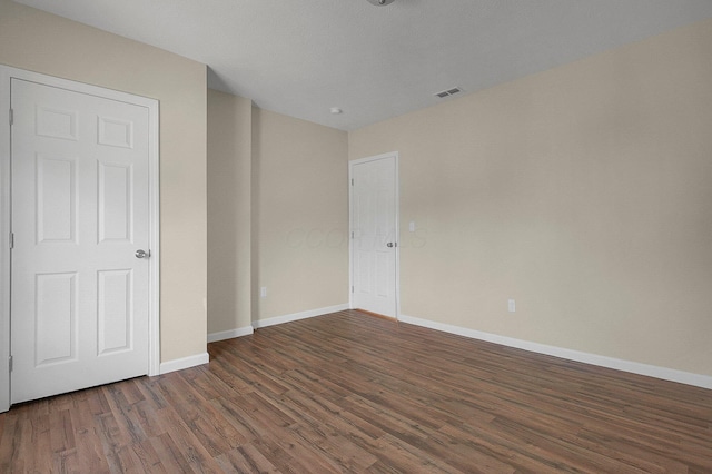 564-564 Kelton Ave, Columbus, OH 43205 - unfurnished bedroom with wood finished floors and baseboards